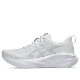 Novablast 5 “White Piedmont Grey”